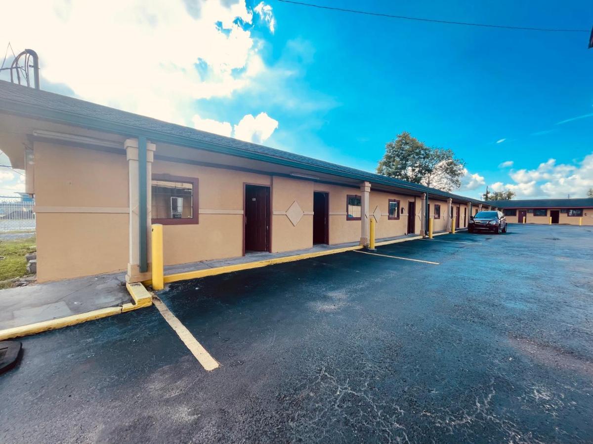 Royal Palms Motel & Rv Park Nova Orleães Exterior foto